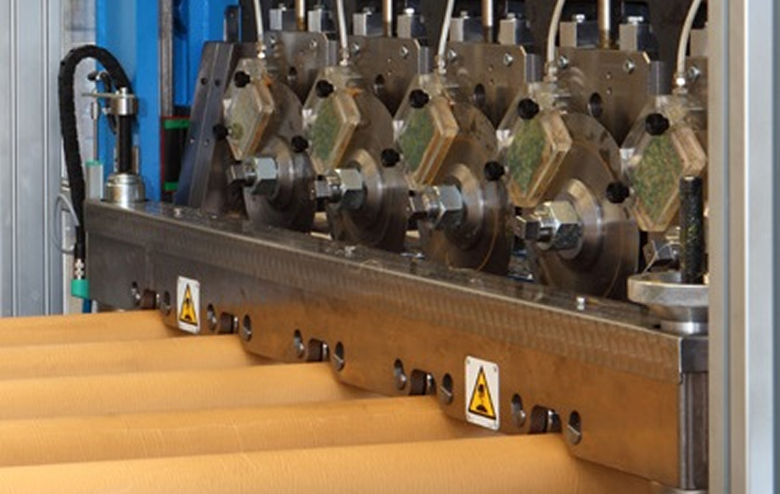 MULTI MANDREL FULLY AUTOMATIC LOG SLITTER 1
